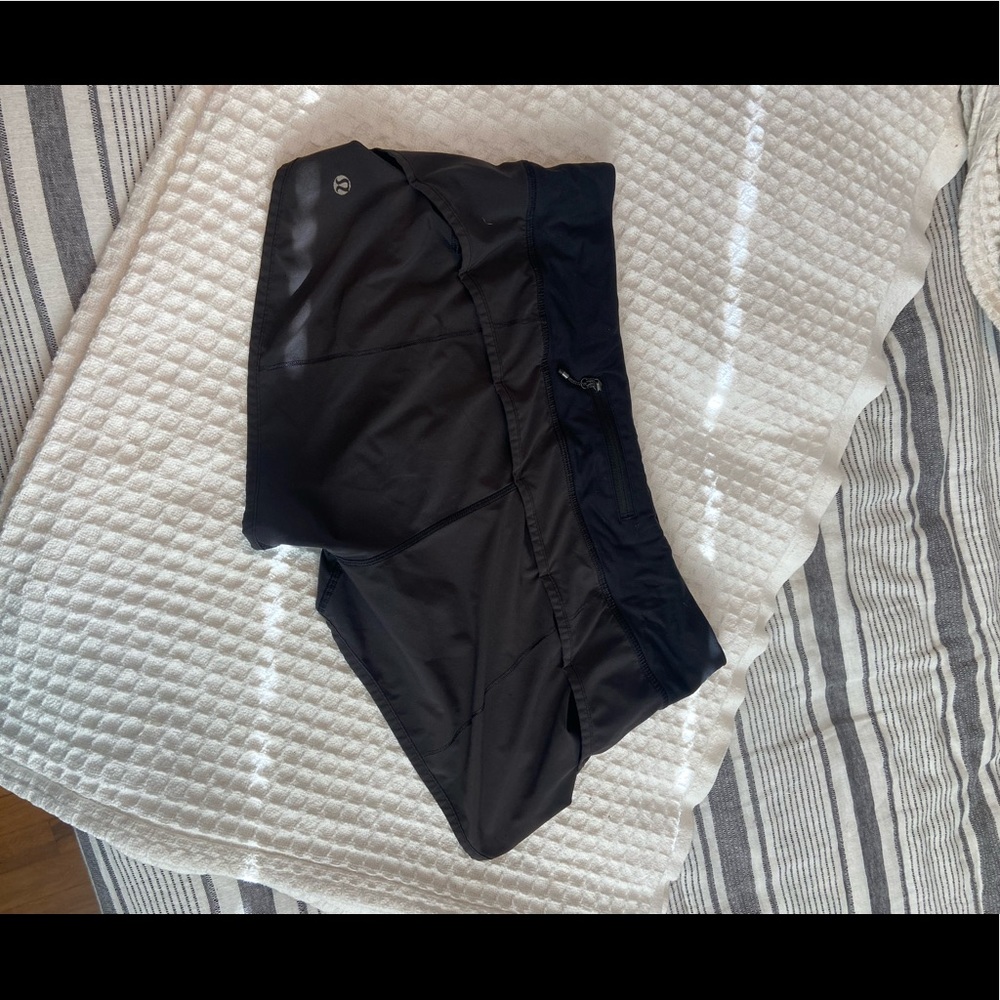 Lululemon speed up mid-rise lined short